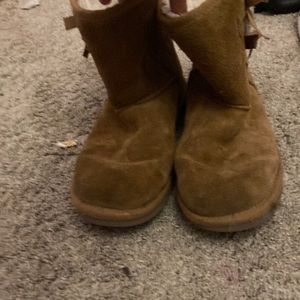 Chestnut Brown Koolaburra Uggs size 4 girls